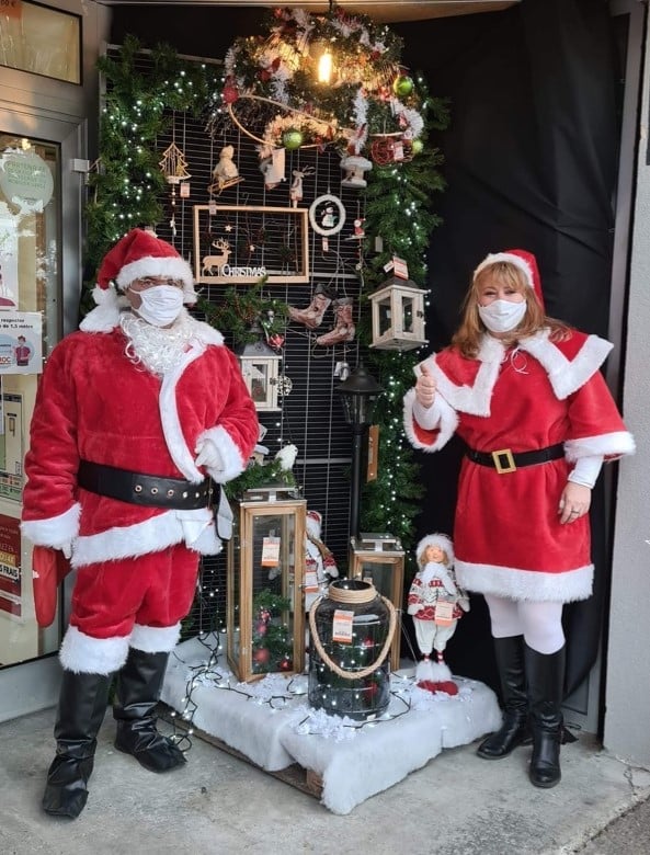 Le Père Noël sera présent chez TROC RICHWILLER le mercredi 16 décembre 2020 de 16h à 18h.? Vous pourrez lui remettre votre lettre au Père Noël et faire une photo avec lui (en respectant les gestes barrières bien entendu). Si vous êtes sages... il vous distribuera peut-être votre premier petit cadeau de Noël ! ?